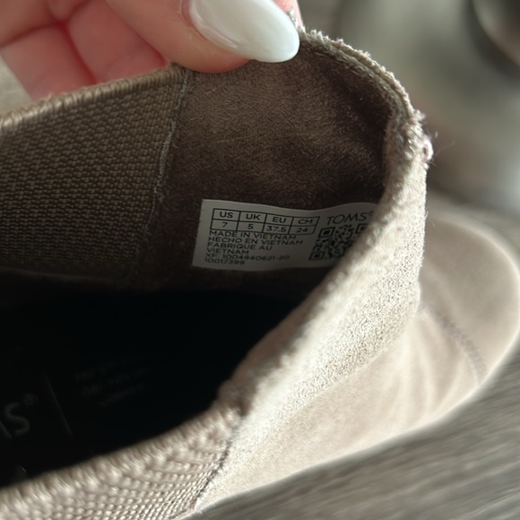 Tom’s bootie shoes - Picture 3 of 4